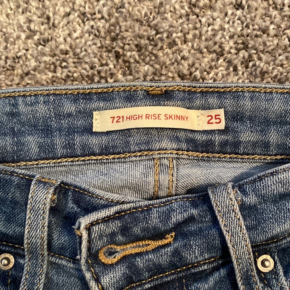 721 High Rise Skinny Levi’s Jeans!